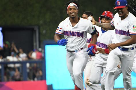 RD vence por nocaut a Israel en el Clásico Mundial de Béisbol