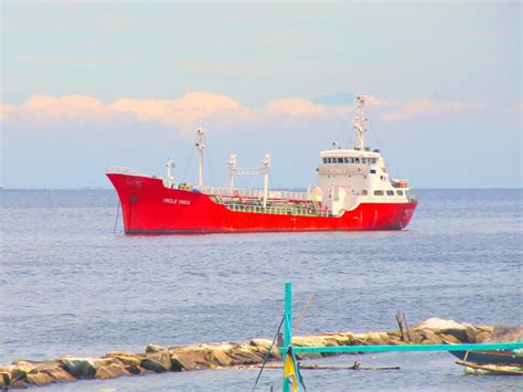 M Tkr Uncle Chick Anchored At Navotas Bay Irvine Kinea Flickr