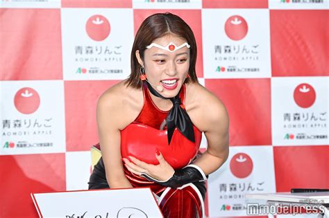 (画像19/34) 王林“りんごウーマン”姿で美ボディ披露 窮屈な衣装に「レンジャーってすごい」 - モデルプレス
