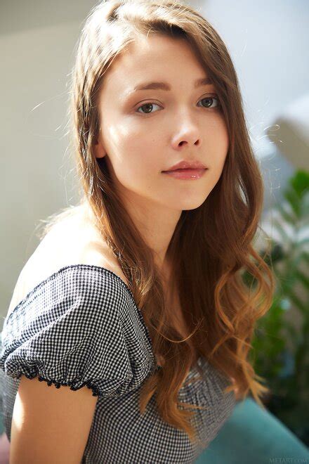 Mila Azul Hot Rainbow Cropped Yonitale Metart 19 Porn Pic