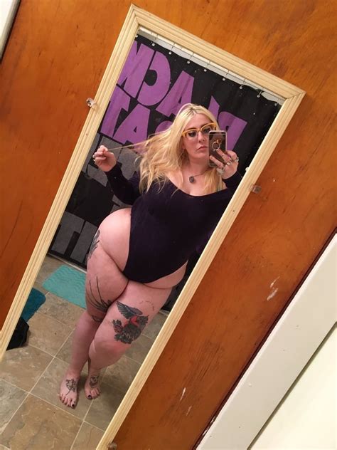 Monster Hips Huge Ass Tatted Pierced White BBW Porn Pictures XXX Photos Sex Images