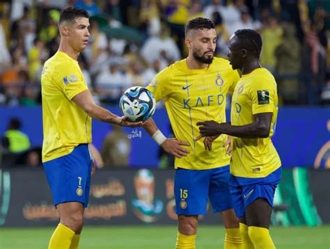 Ronaldo volley không cần nhìn ghi bàn nhường penalty cho Mane đưa Al