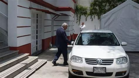 Un Jetta Blanco El Símbolo De La Austeridad Republicana De Amlo