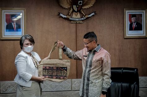 Rektor IKJ Tatap Muka Bersama Menparekraf RI Institut Kesenian Jakarta