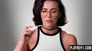 Sexy Brunette Casey Calvert Talks About Masturbation And Does It XNXX