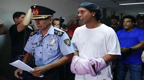 Quando escapar do xilindró no Paraguai Ronaldinho tem nova encrenca a