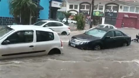 Chuva Em Curitiba Terceiro Dia De Temporais Deixa Ruas Alagadas