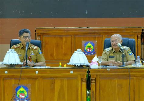 Awali Tahun Bupati Iksan Iskandar Evaluasi Kinerja Dan