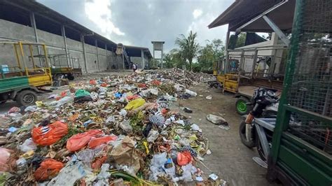 Alat Berat Rusak Sampah TPA Meluber BALIPOST