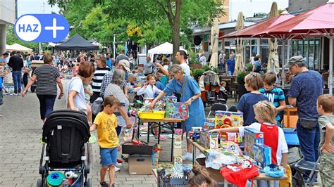 Hemmingen Hunderte Besucher Beim Kinderflohmarkt Auf Dem Rathausplatz