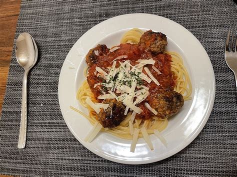 Spaghetti mit Möhren Hackbällchen von Nauz Chefkoch