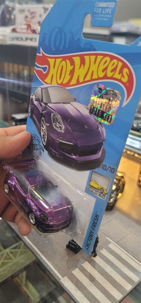 Hotwheels 2019 Super Treasure Hunt Porsche 911 GT3 RS STH Values MAVIN