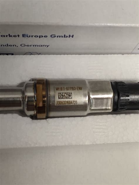 Свеча накала 03L905061K с датчиком давления рsg007 на Audi A6 (C8 ...