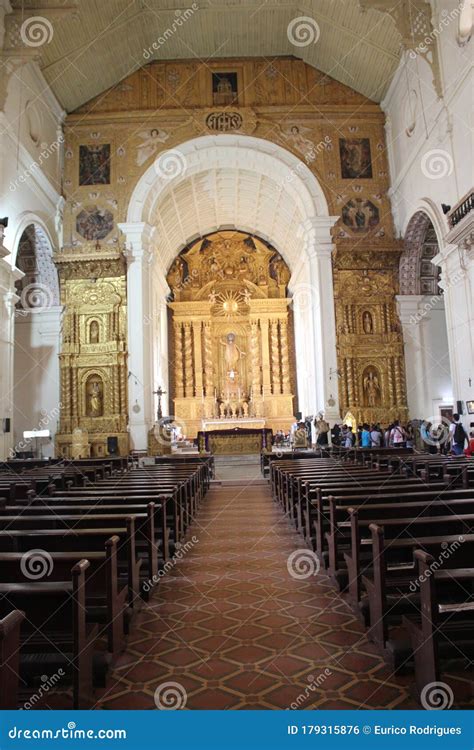 interiors   goa church   basilica  bom jesus editorial