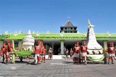 FRAKSI PKS KOTA MAGELANG DUKUNG KEKAYAAN SENI BUDAYA GREBEK GETHUK