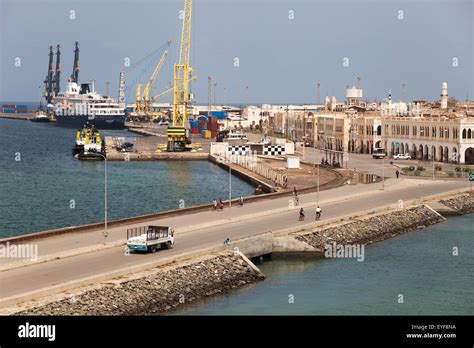 Causeway En Batsi Isla De Massawa Eritrea Fotografía De Stock Alamy