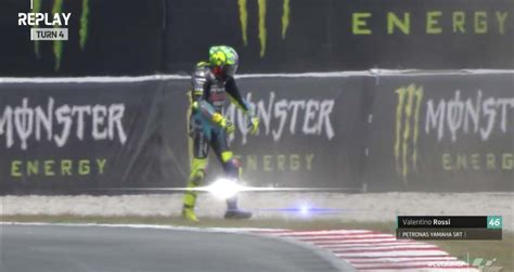 Motogp Video Valentino Rossi S Crash In Q And The Highlights Gp