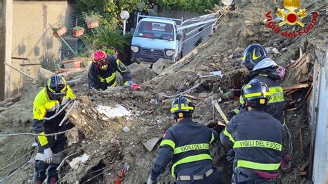 Frana A Ischia Ultime News Si Cercano 4 Dispersi Procura Indaga Su