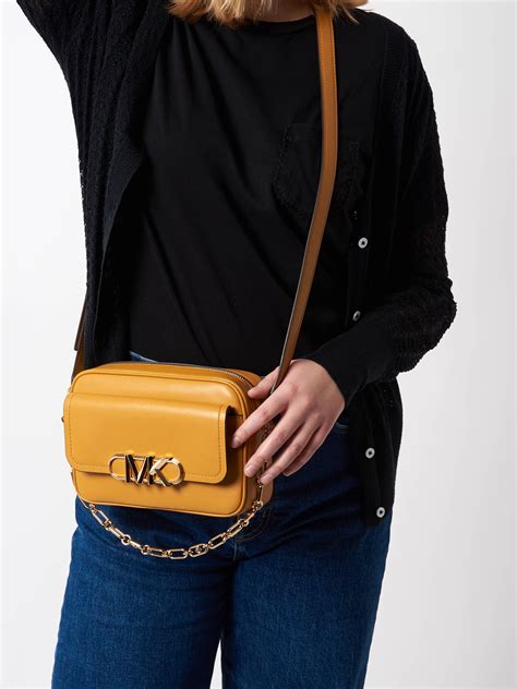 Chia Sẻ Hơn 75 Về Michael Kors Yellow Bag Mới Nhất Vn