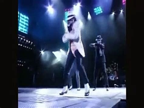 Secret Unraveled Behind Michael Jacksons Gravity Defying Dance Move