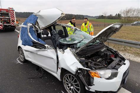 Kleinlaster Kippt Um Vollsperrung Unfall Auf A Bei Ebersdorf