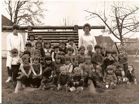 Photo De Classe Première Section Maternelle De 1984 école Public