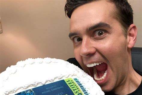 9 Potret Kocak Michael Carbonaro Yang Anti Jaim