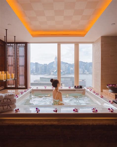 The Peninsula Hong Kong V P Quy N R T I Tsim Sha Tsui S I Ng