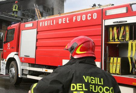 Vigili Del Fuoco Concorso Per Ispettori Domanda Requisiti E