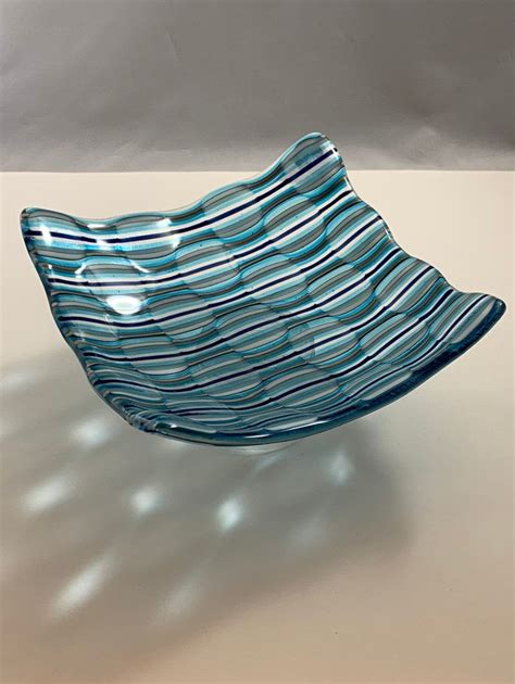 Fused Glass Optical Illusion Bowl Fused Glass Plate Art Etsy In 2020 Fused Glass Plates