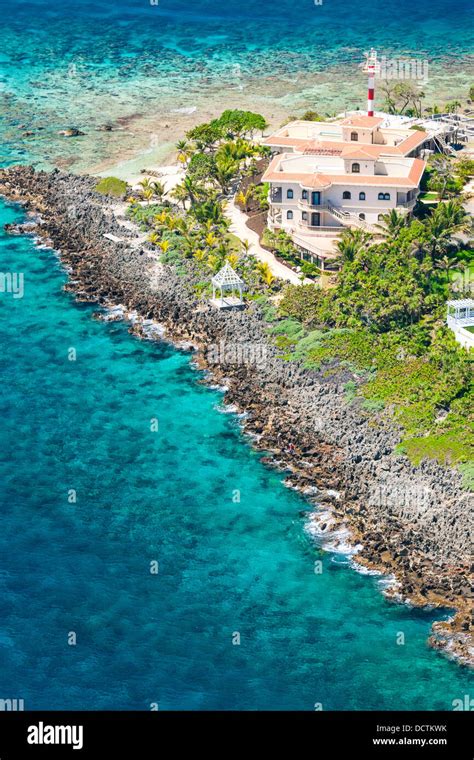 Aerial view of Lighthouse Point, west bay, Roatan Stock Photo - Alamy