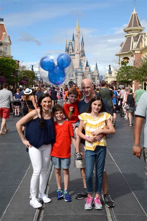 The Ultimate Disney World Family Vacation - Laura Fuentes