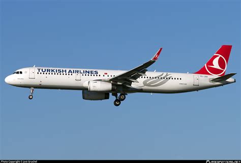 TC JSR Turkish Airlines Airbus A321 231 WL Photo By Jost Gruchel ID