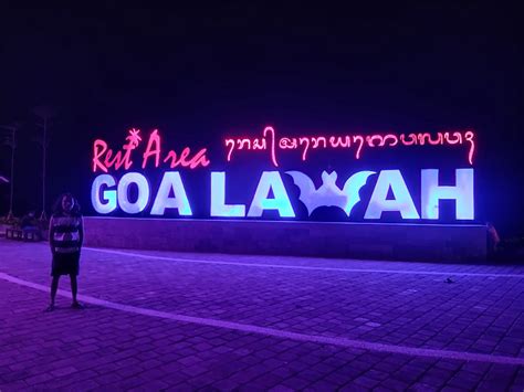 Pantai Goa Lawah