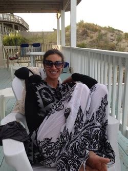 Hot Sexy Suzanne Weyn Bikini Pics