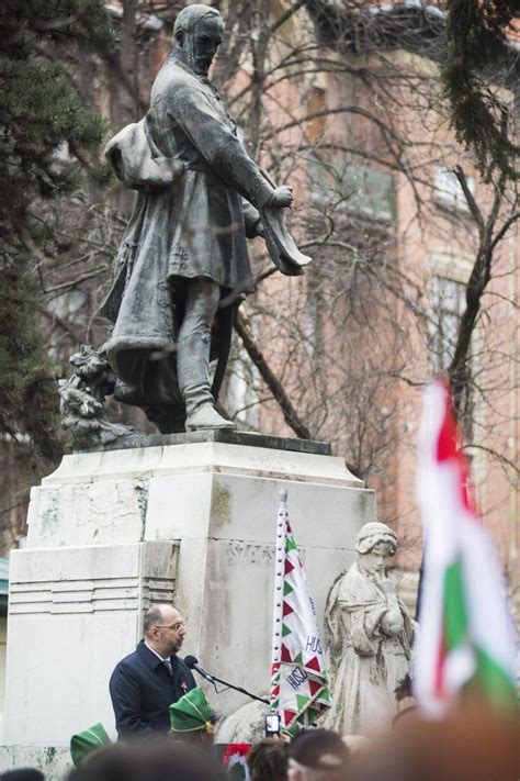 Kelemen minden nap küzdeni kell a szabadságért