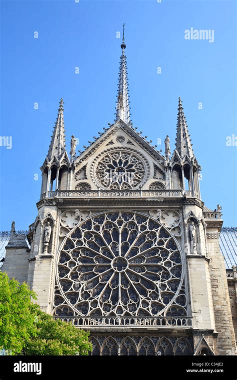 Notre dame paris rose window hi-res stock photography and images - Alamy