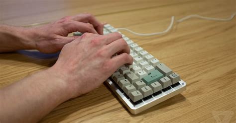 Why are there different 10 finger typing (touch typing) systems ...