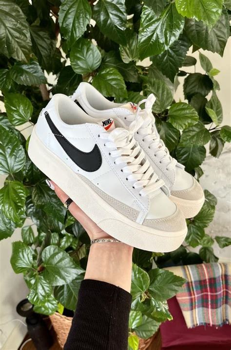 Крутые женские кроссовки на платформе nike blazer low platform белые ...