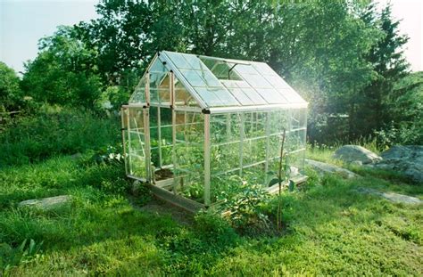 i would really love to have a small greenhouse | Small greenhouse ...