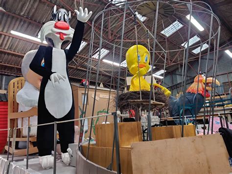 Granville ce weekend visitez le hangar à chars du Carnaval