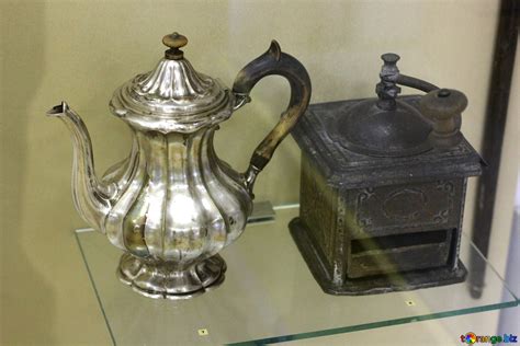 Ancient Coffee Pot And Coffee Grinder Free Image № 43306