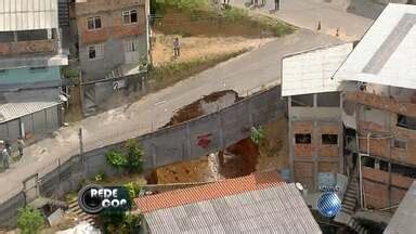 Bahia Meio Dia Salvador Cratera Aberta No Bairro De Boa Vista Do