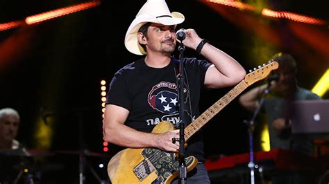 Brad Paisley Celebrity Profile – Hollywood Life