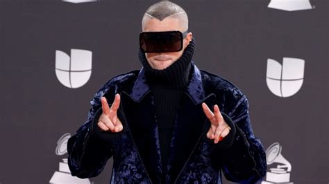 Bad Bunny Recibe Premio Como Mejor Compositor Del Año