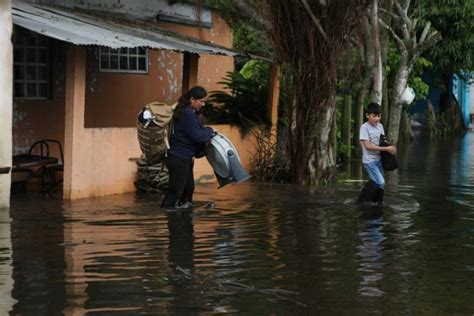 Suman 27 Muertos Por Inundaciones En Chiapas Tabasco Y Veracruz