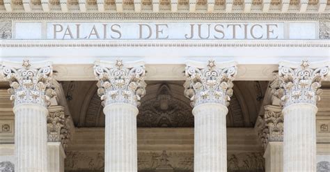 12 métiers du Droit qui payent bien et qui recrutent en 2023