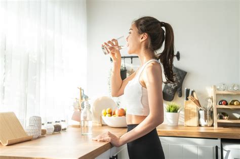 【3か月で自然に痩せる】水を飲むと太るの？ 痩せるの？ どちらがホント？ 3か月で自然に痩せていく仕組み ダイヤモンド・オンライン