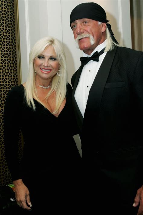 Hulk Hogan and wife settle divorce - UPI.com