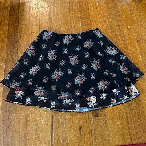 Francine Browner Floral Mini Skirt Size 5 6 Depop